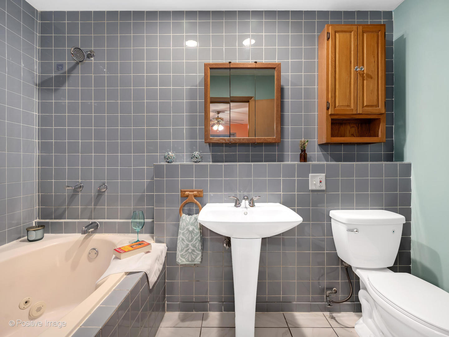 7102 Beechnut Lane, Darien, IL 60561