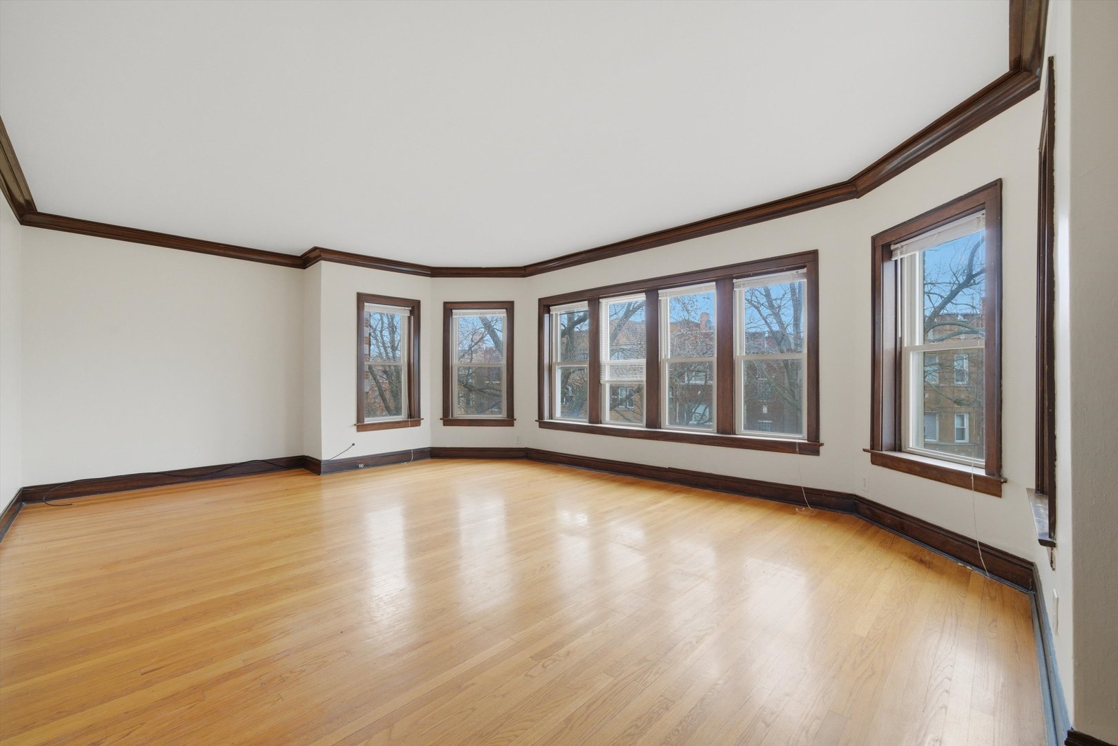 7634 S Phillips Avenue, Chicago, IL 60649