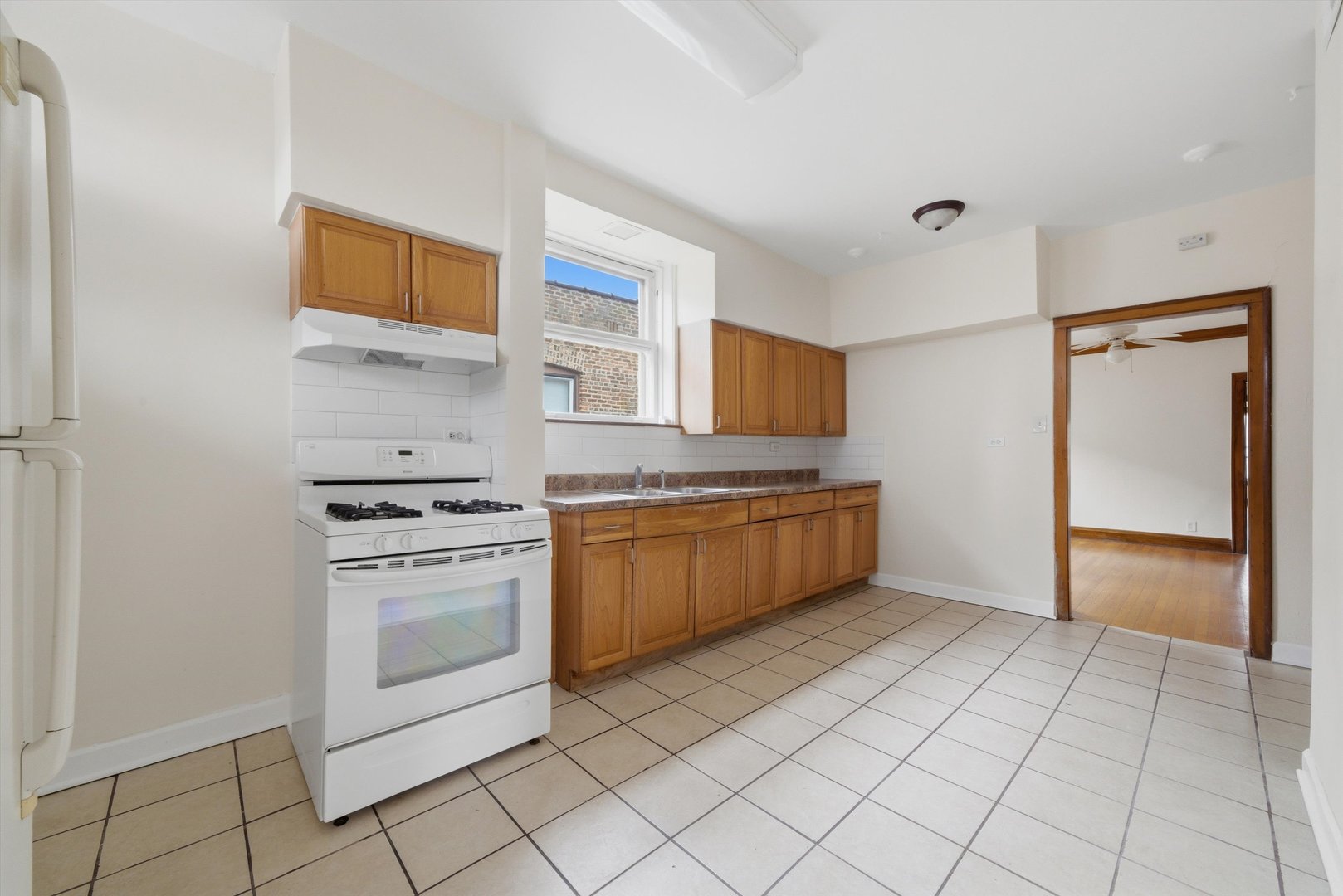 7634 S Phillips Avenue, Chicago, IL 60649