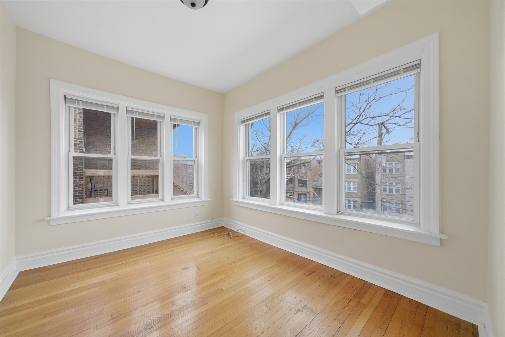 7634 S Phillips Avenue, Chicago, IL 60649