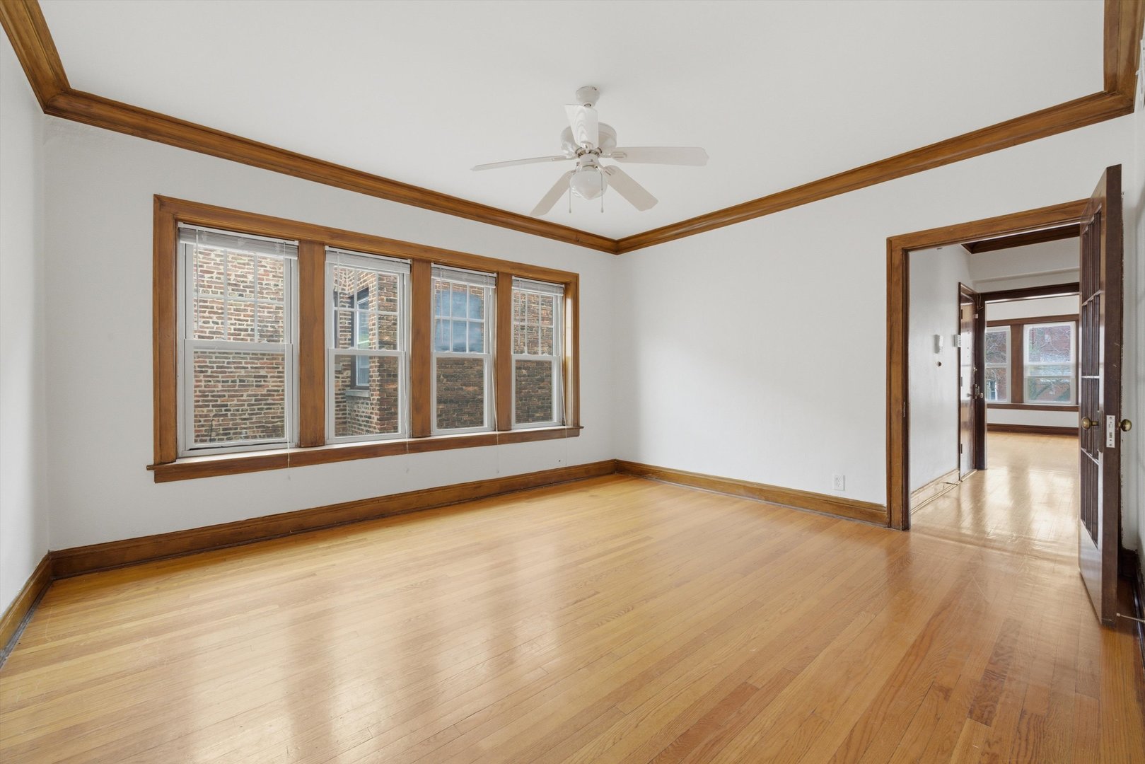 7634 S Phillips Avenue, Chicago, IL 60649