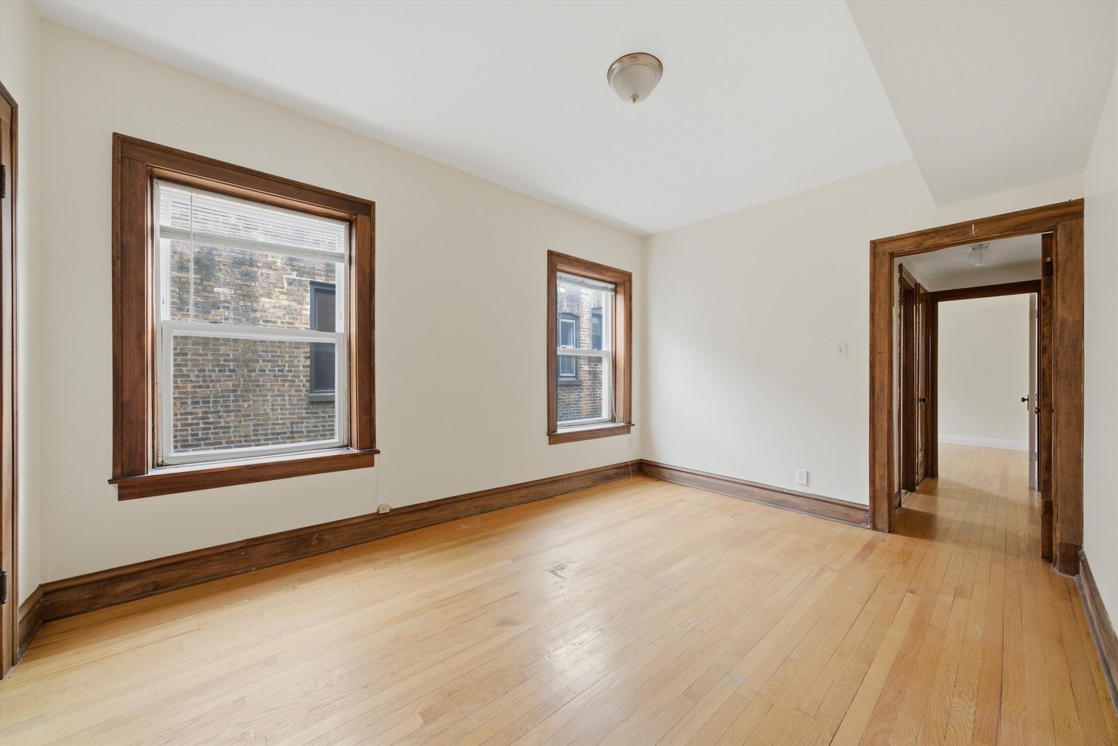 7634 S Phillips Avenue, Chicago, IL 60649