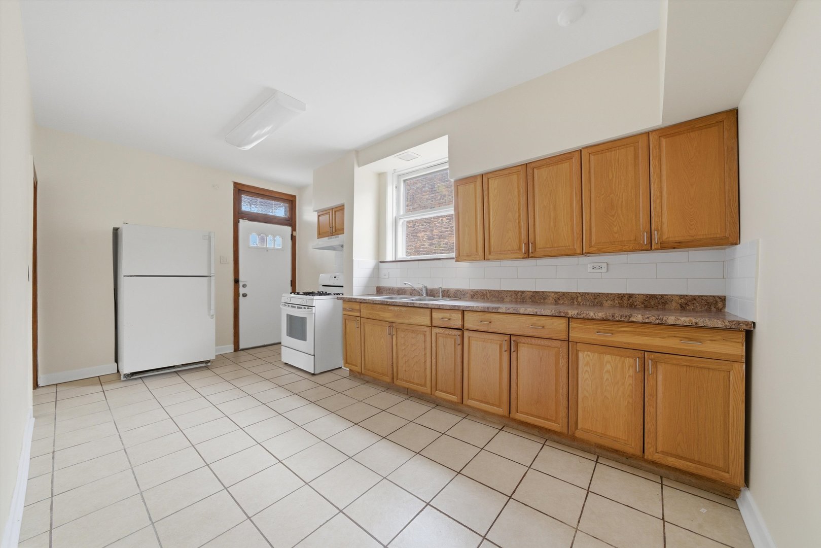 7634 S Phillips Avenue, Chicago, IL 60649