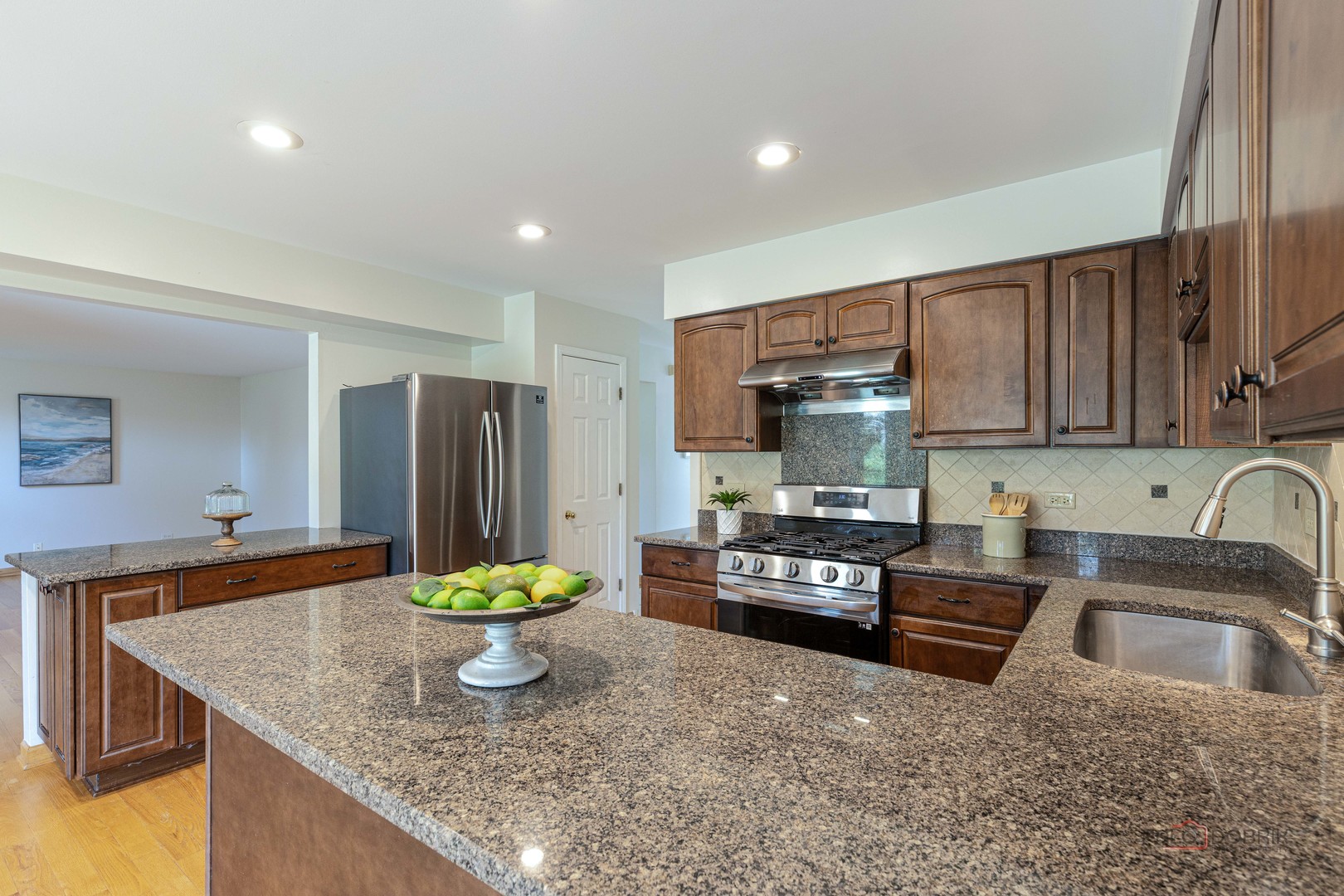 810 Edgemere Road, Buffalo Grove, IL 60089