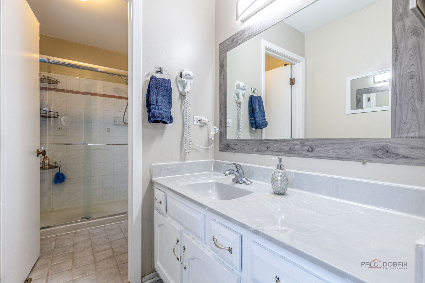 240 Osage Terrace, Buffalo Grove, IL 60089