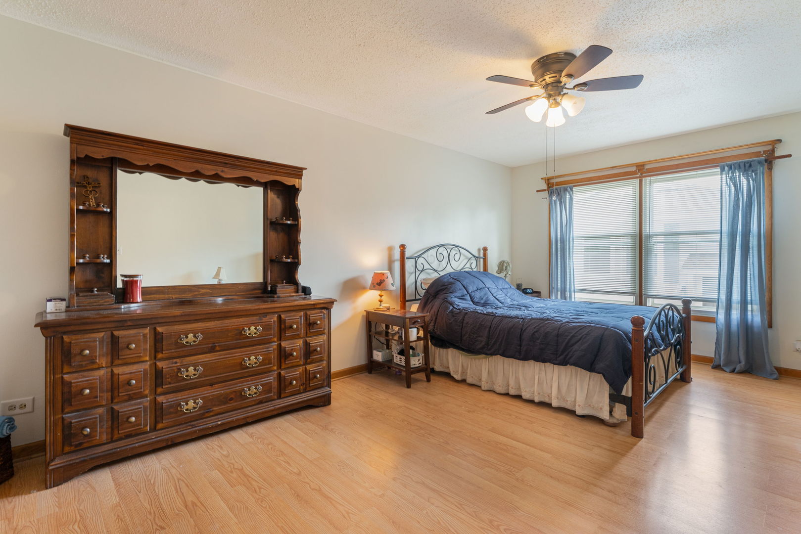 5341 Crescent Lane #D, Oak Forest, IL 60452