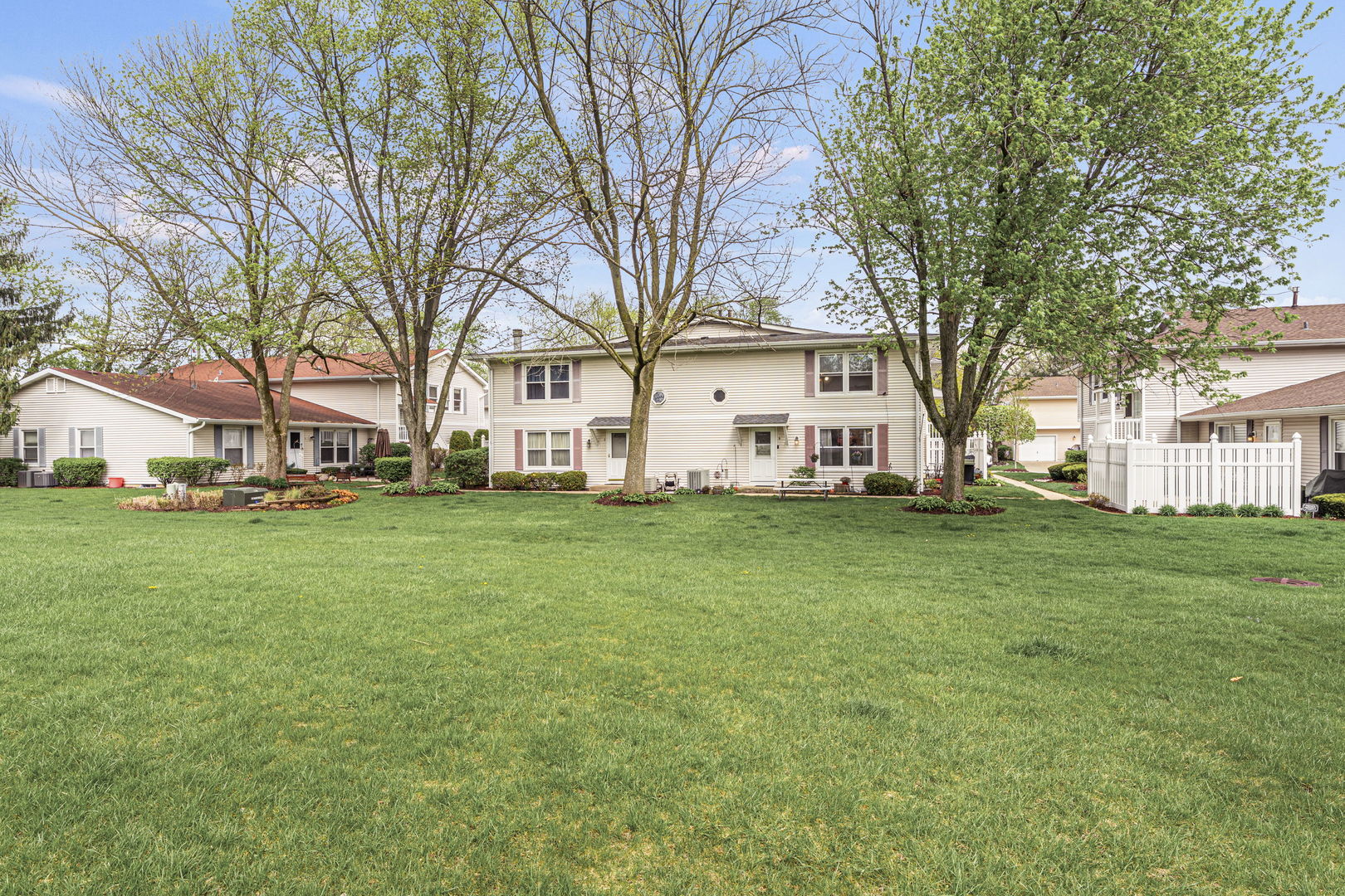 5341 Crescent Lane #D, Oak Forest, IL 60452