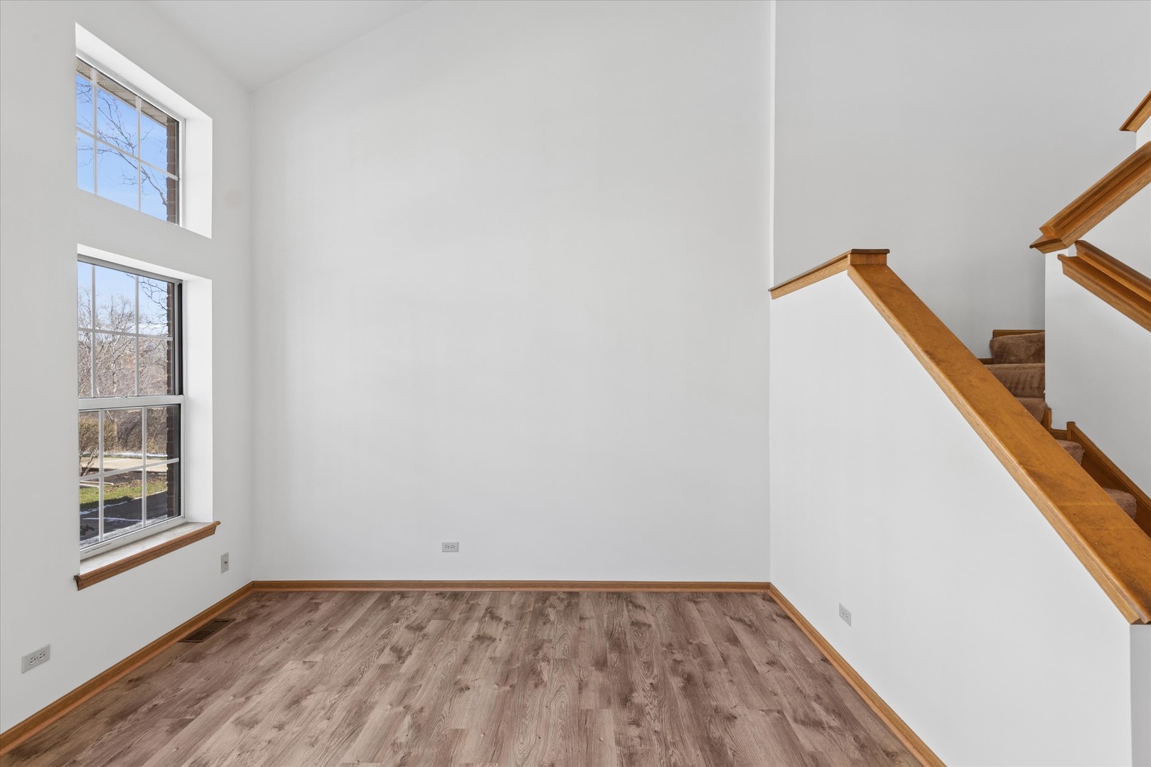 3 Dewalt Court, Elmhurst, IL 60126