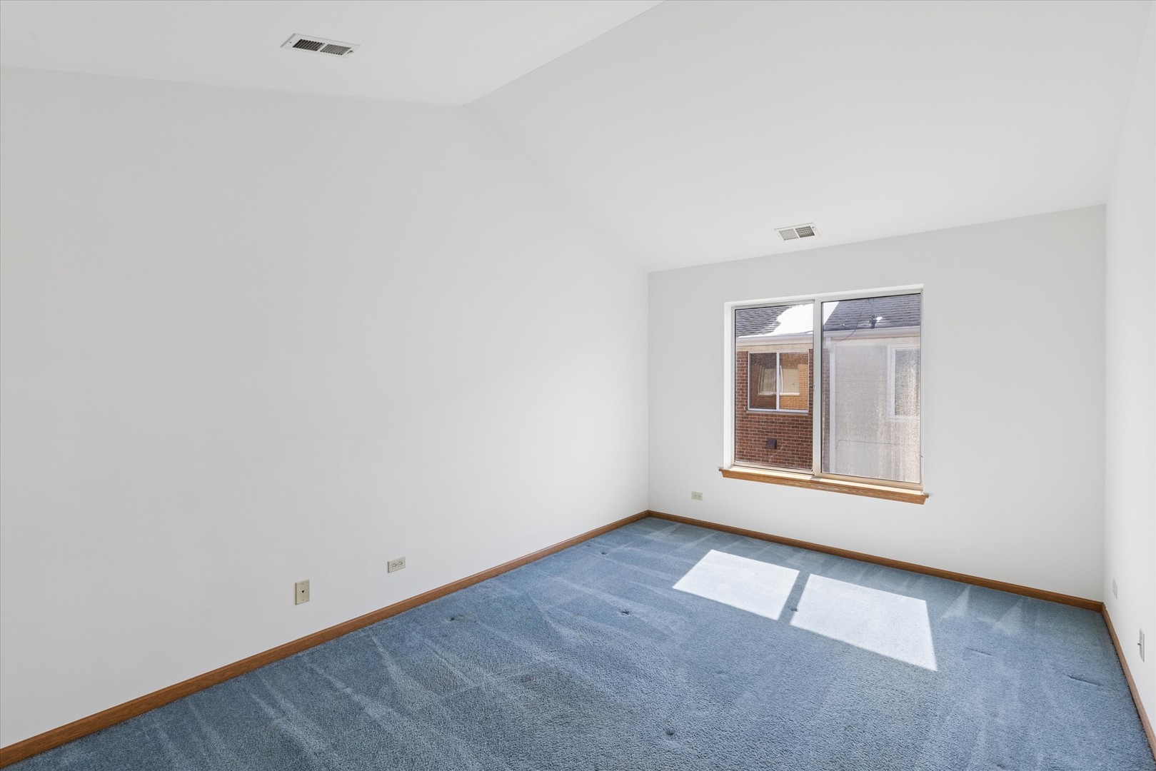 3 Dewalt Court, Elmhurst, IL 60126