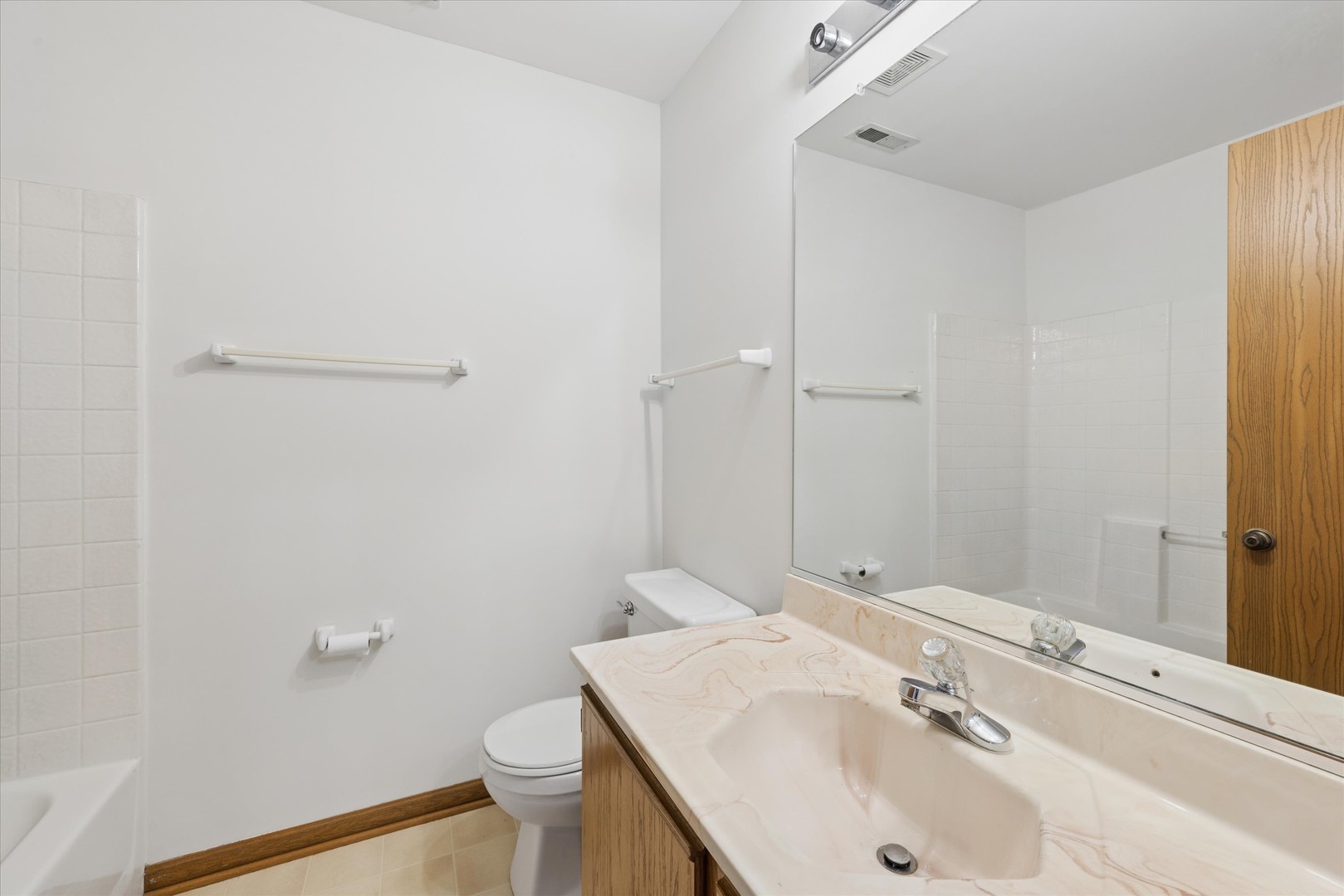 3 Dewalt Court, Elmhurst, IL 60126