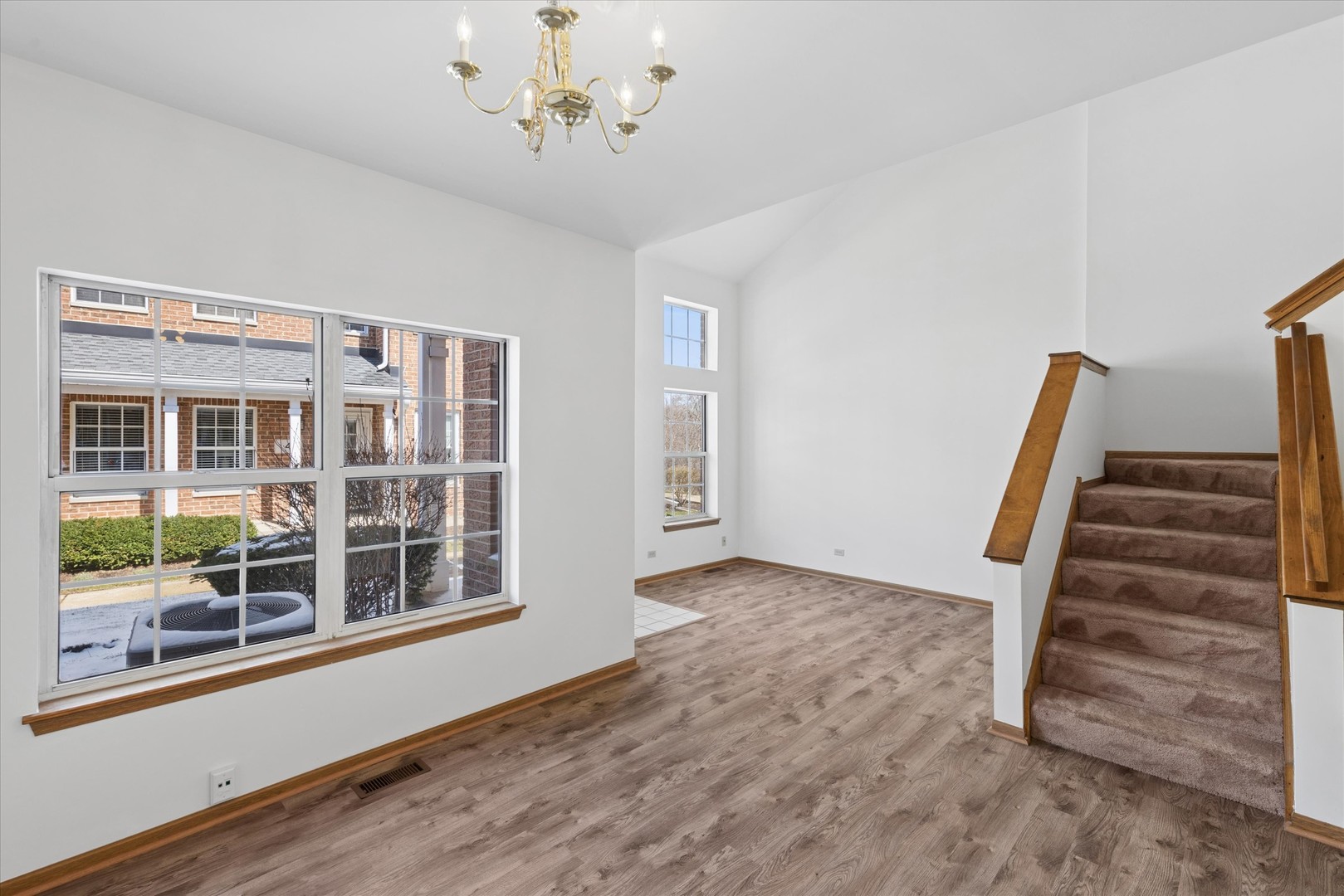 3 Dewalt Court, Elmhurst, IL 60126