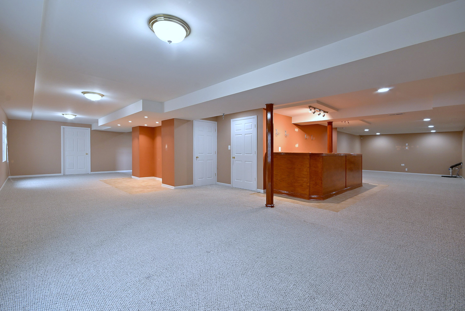 2914 Kelly Drive, Elgin, IL 60124