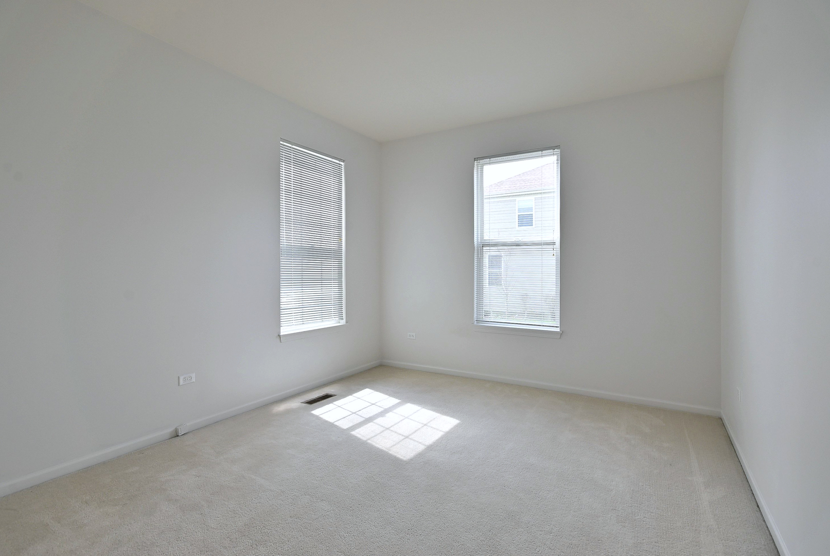 2914 Kelly Drive, Elgin, IL 60124