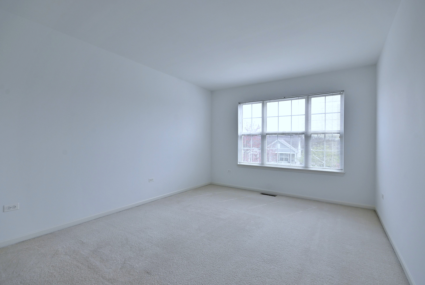 2914 Kelly Drive, Elgin, IL 60124