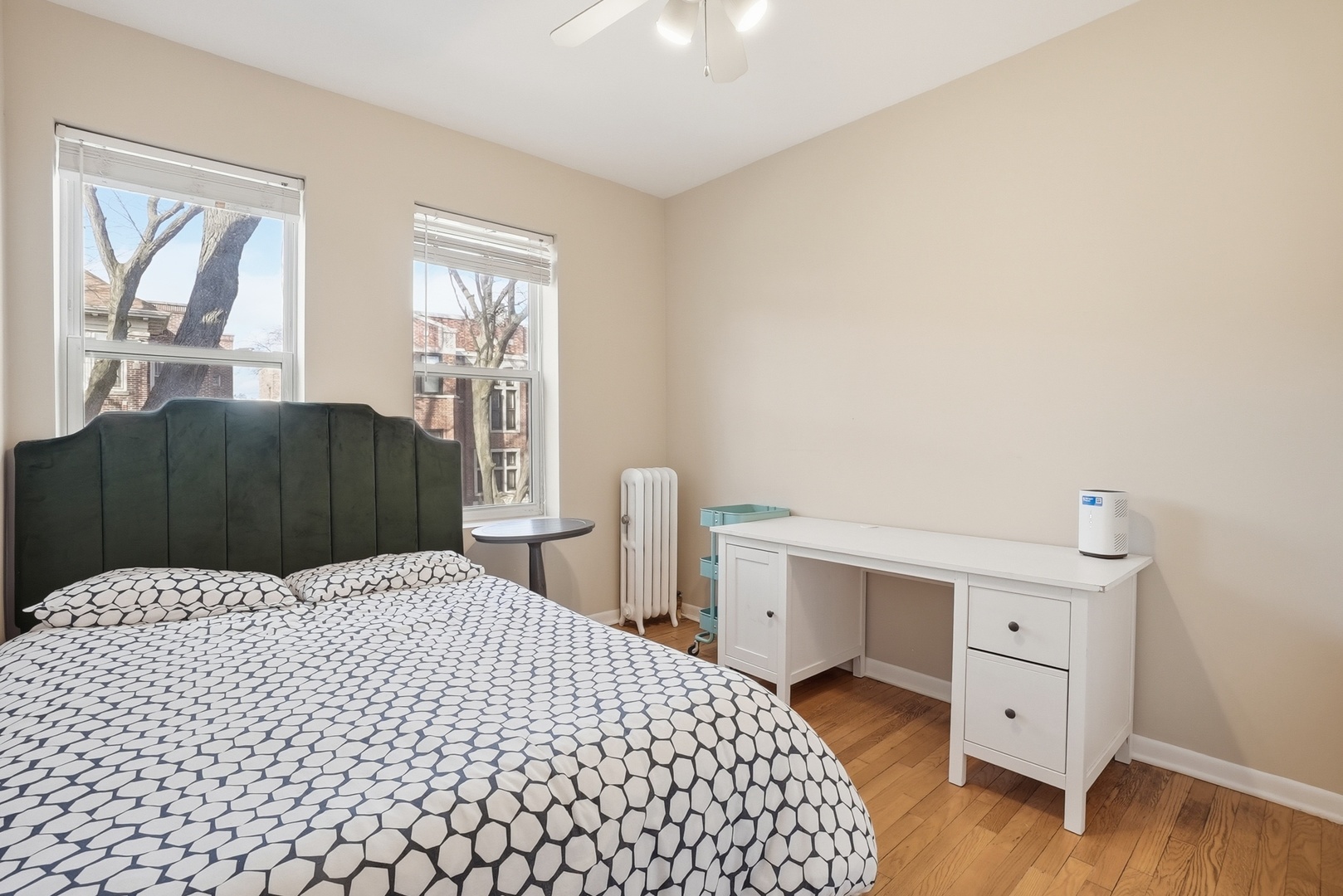 7657 N Greenview Avenue #2, Chicago, IL 60626