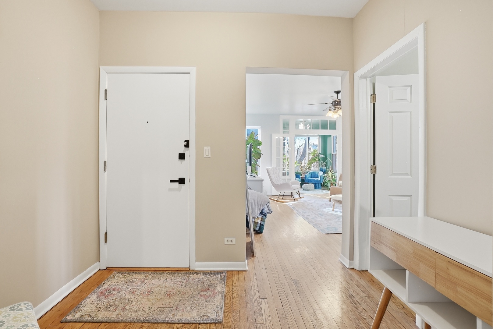 7657 N Greenview Avenue #2, Chicago, IL 60626