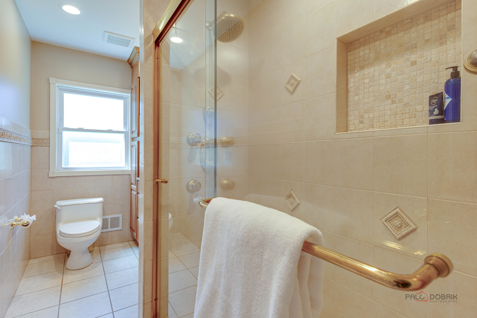 130 Westmoreland Drive, Wilmette, IL 60091