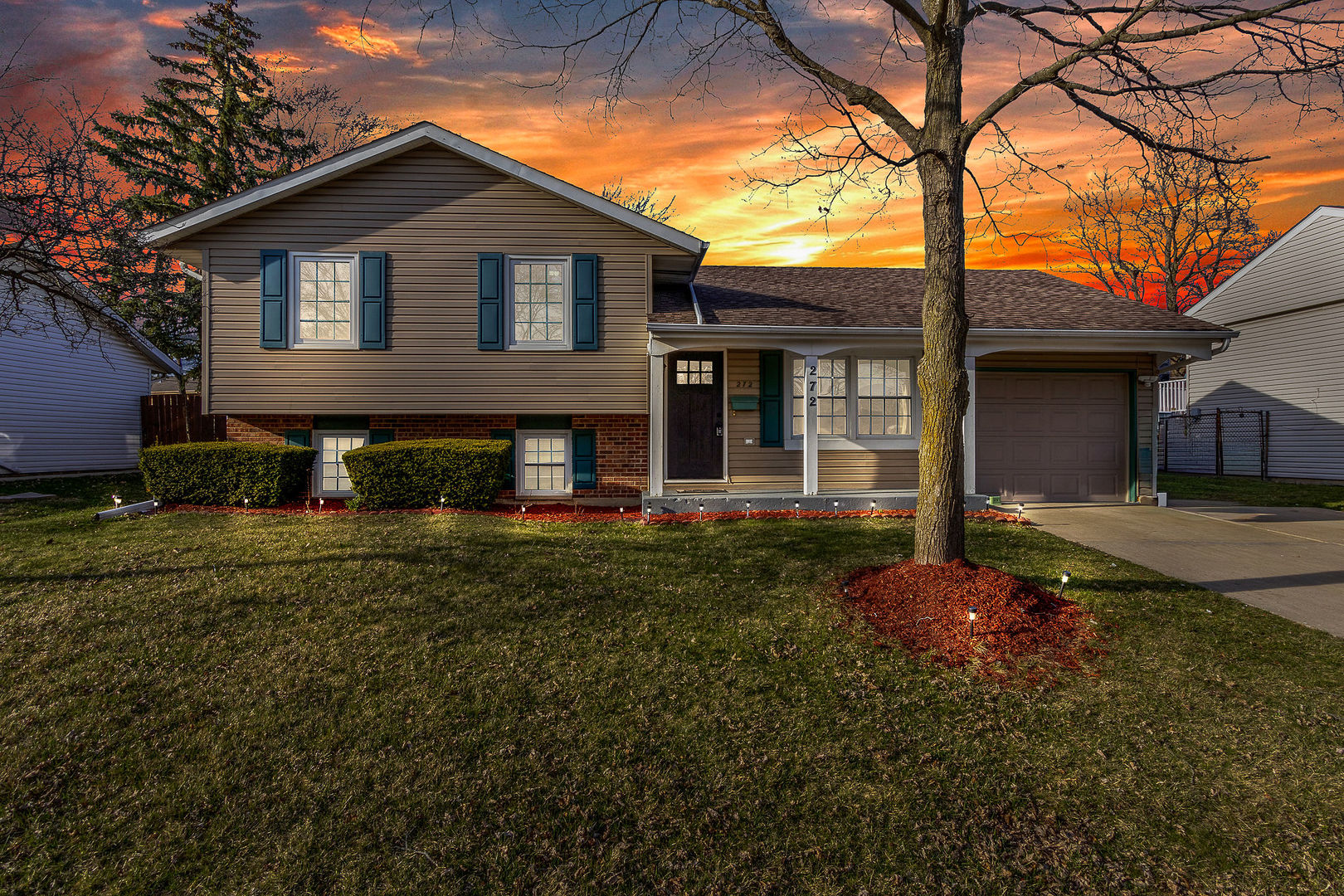 272 E Wrightwood Avenue, Glendale Heights, IL 60139