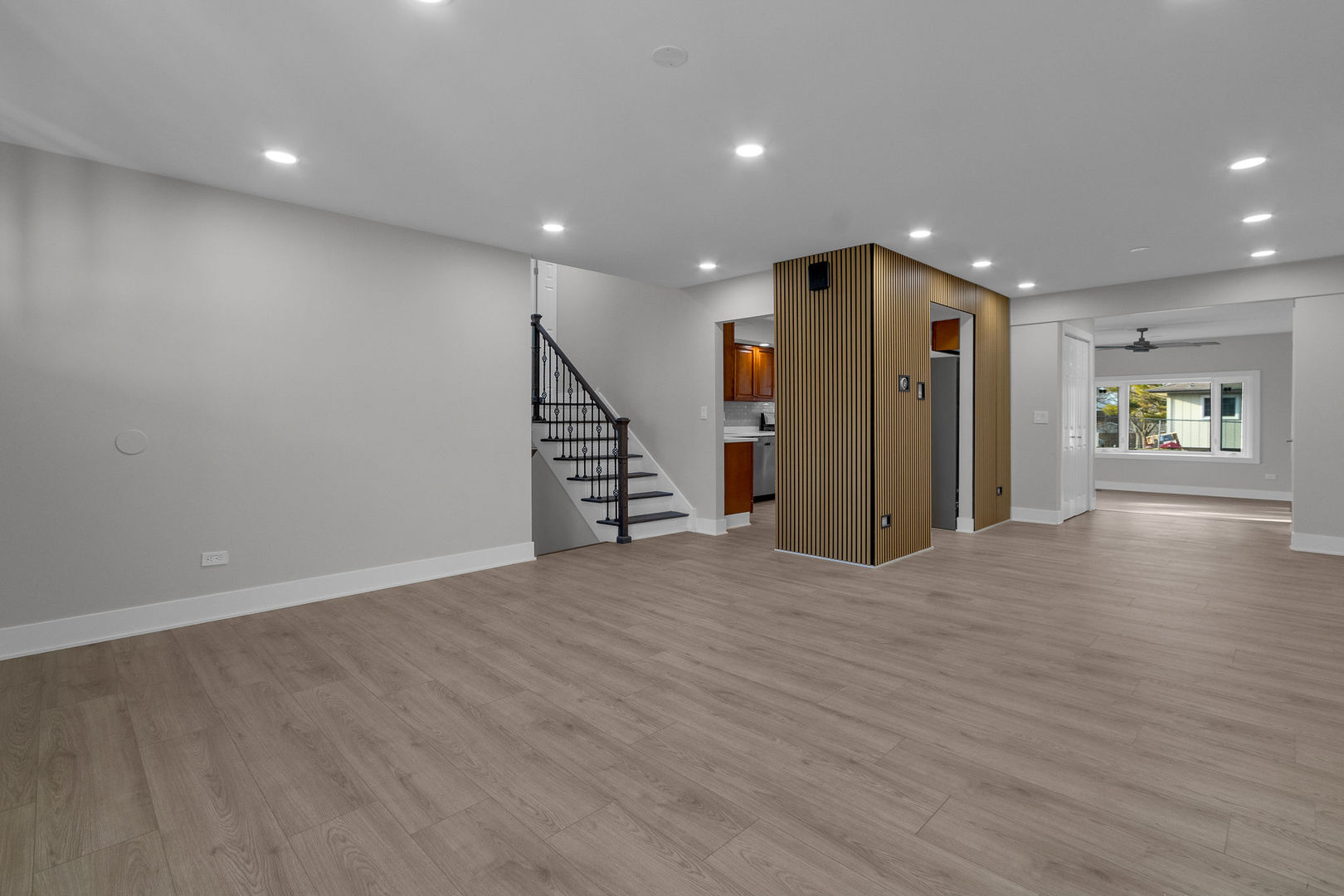 272 E Wrightwood Avenue, Glendale Heights, IL 60139