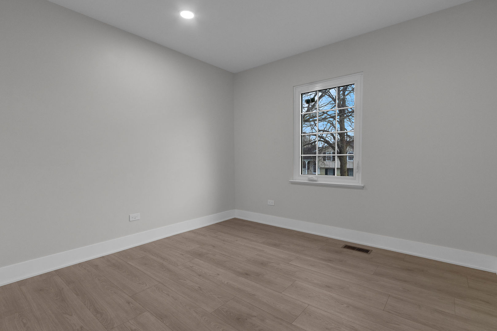 272 E Wrightwood Avenue, Glendale Heights, IL 60139