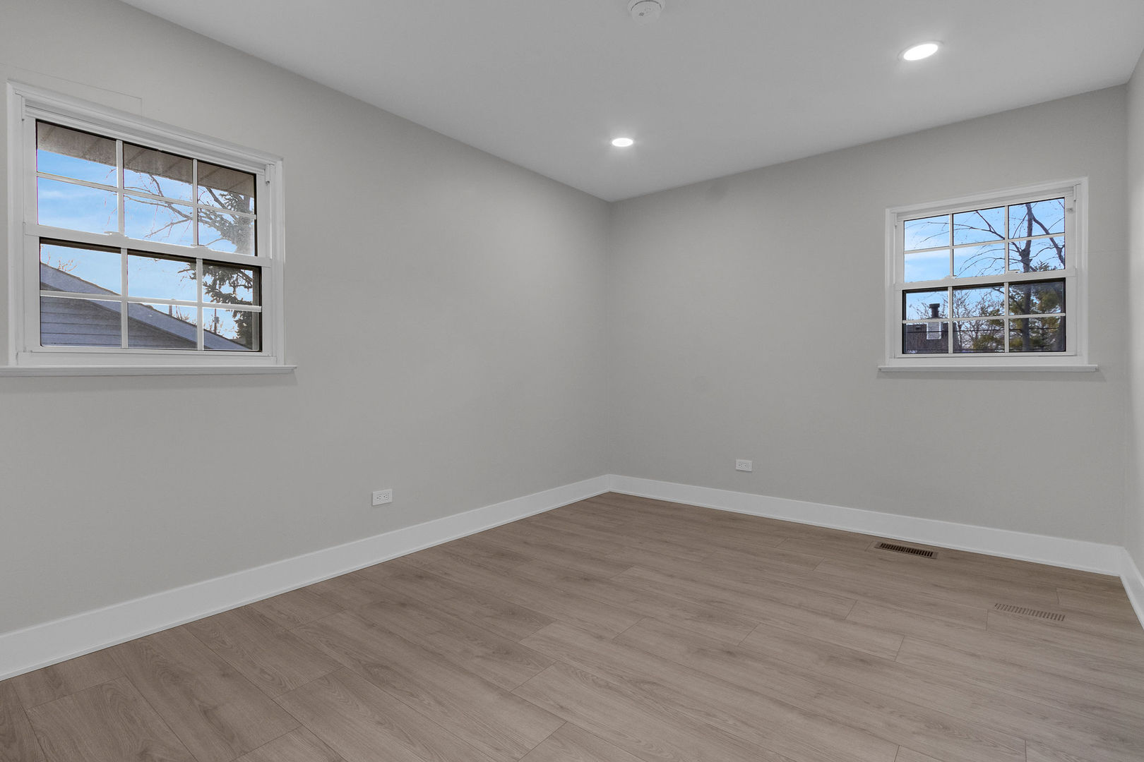 272 E Wrightwood Avenue, Glendale Heights, IL 60139