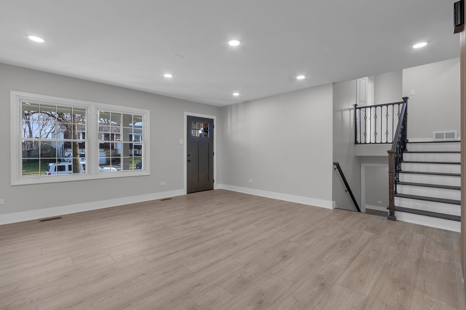 272 E Wrightwood Avenue, Glendale Heights, IL 60139