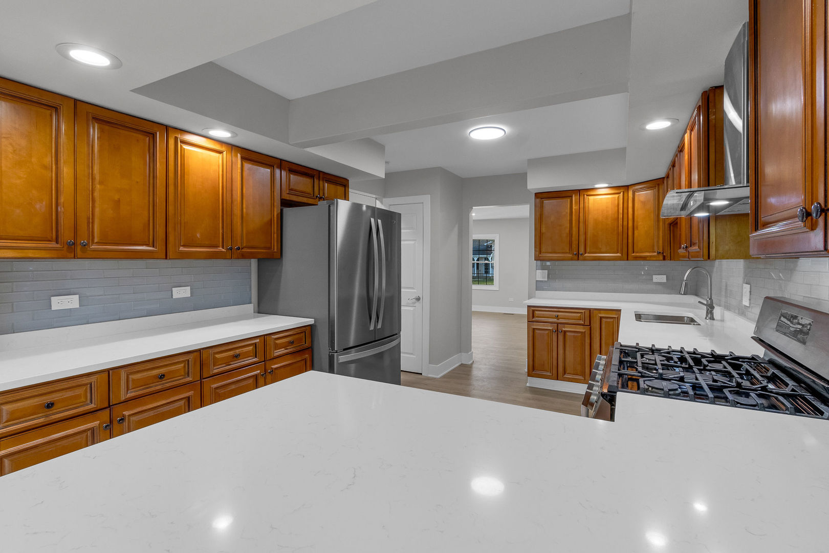 272 E Wrightwood Avenue, Glendale Heights, IL 60139