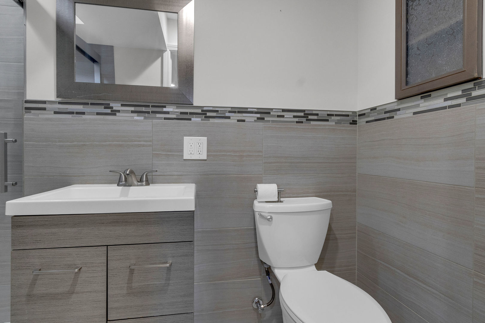 272 E Wrightwood Avenue, Glendale Heights, IL 60139