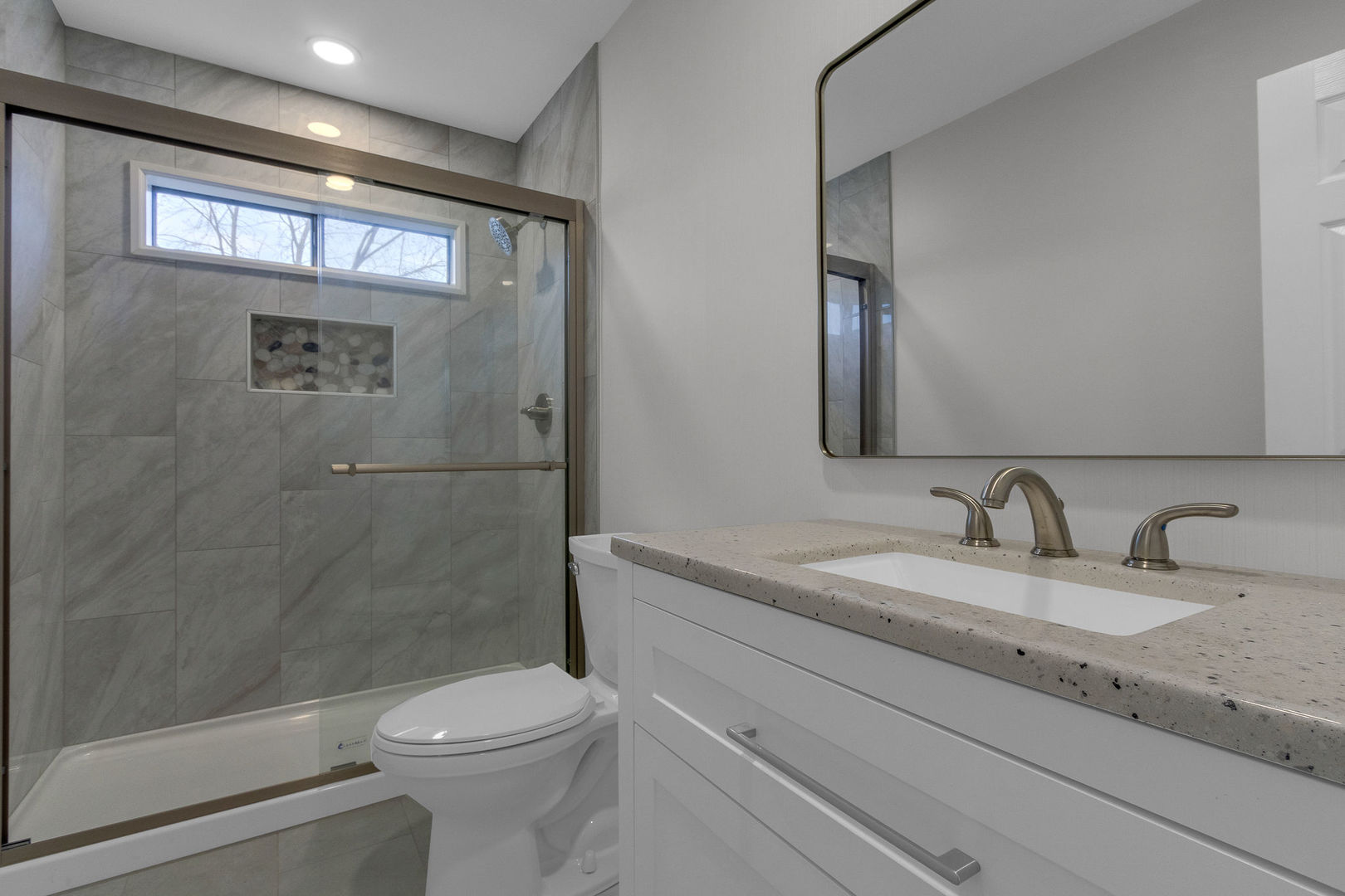 272 E Wrightwood Avenue, Glendale Heights, IL 60139