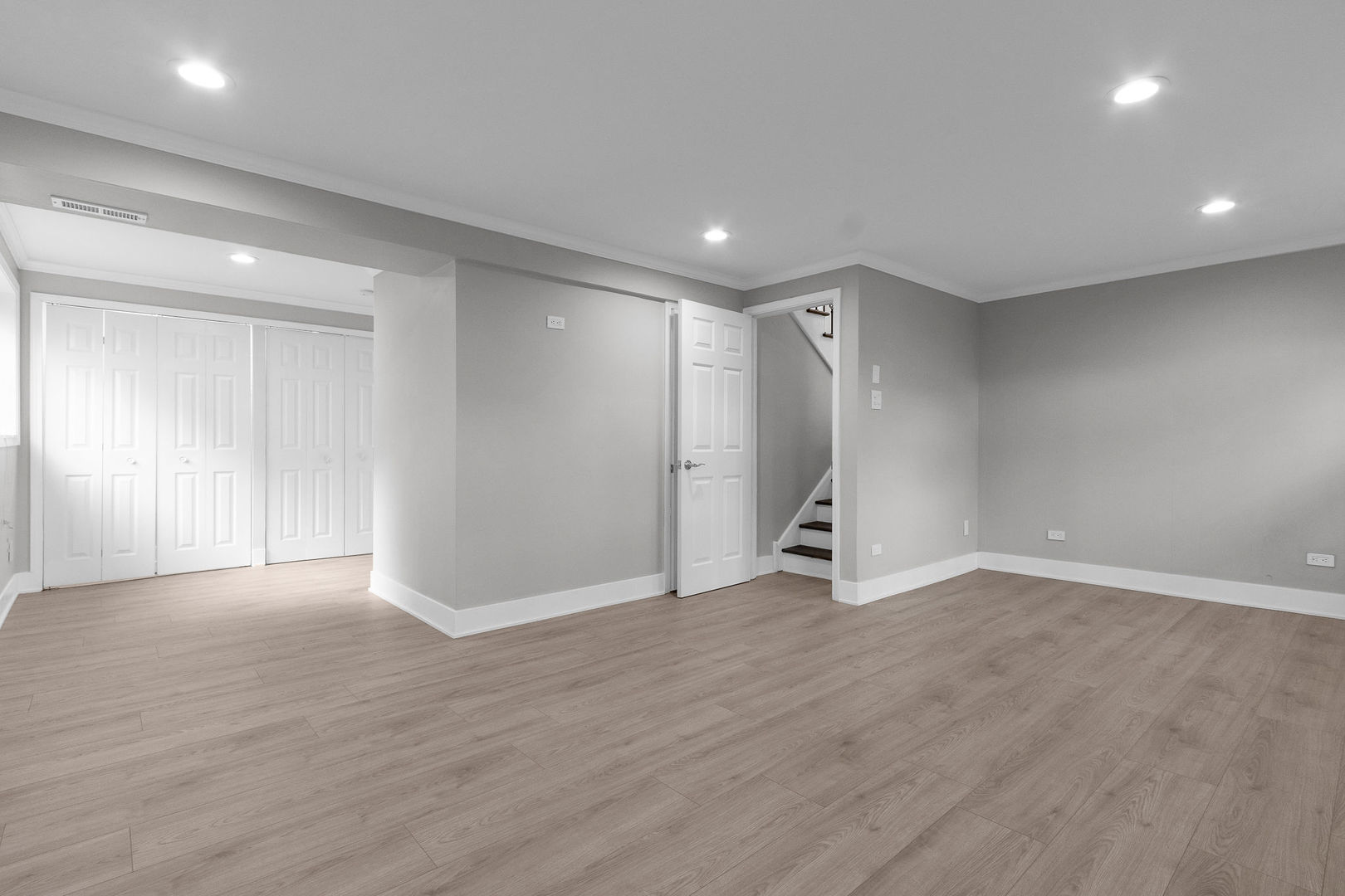 272 E Wrightwood Avenue, Glendale Heights, IL 60139