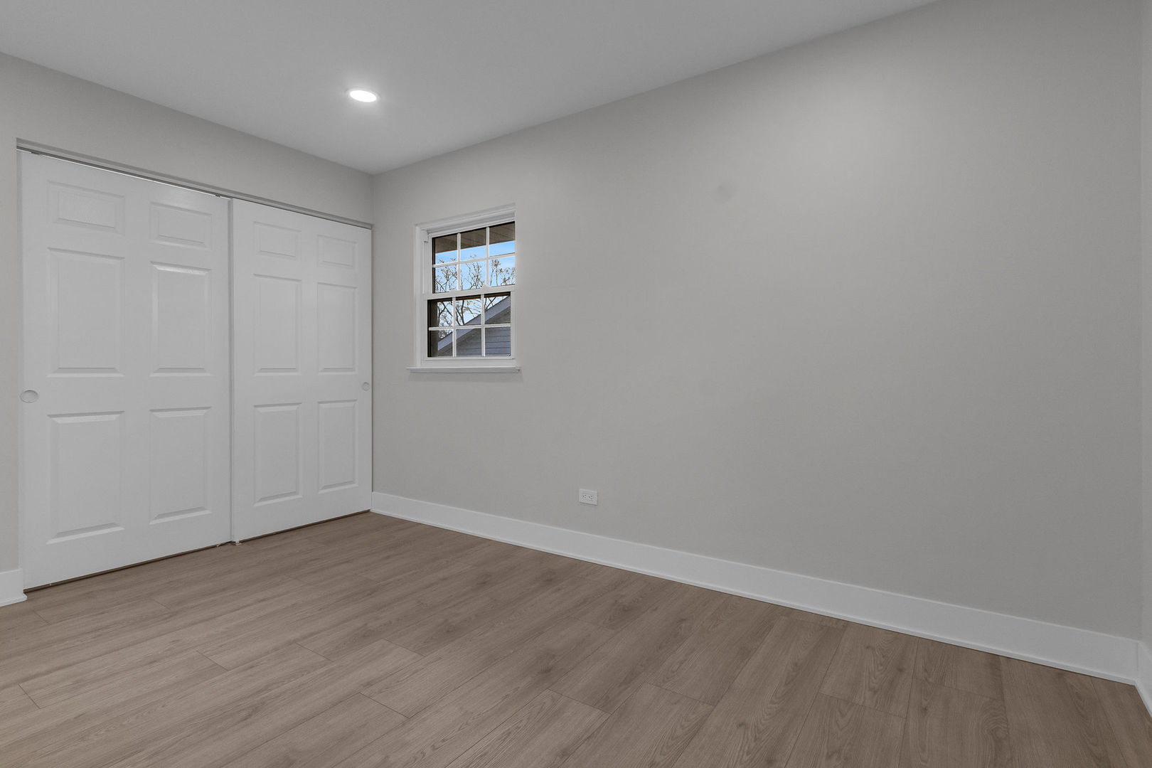 272 E Wrightwood Avenue, Glendale Heights, IL 60139