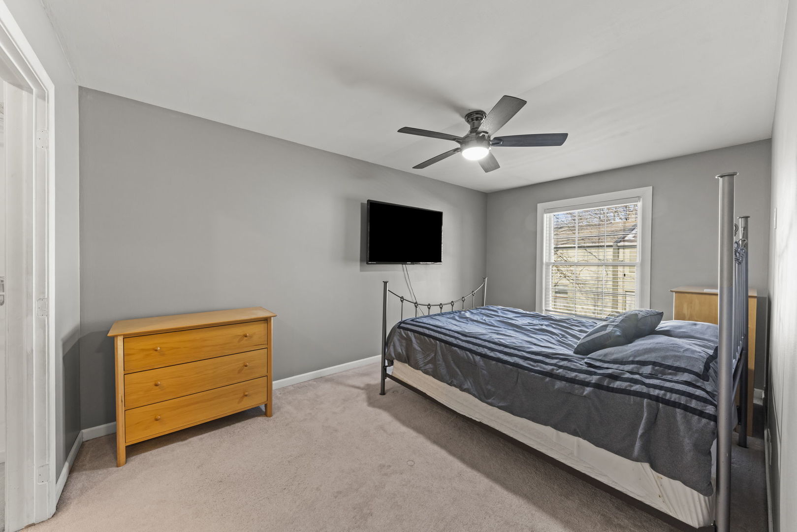 1675 Valley Forge Court #A, Wheaton, IL 60189