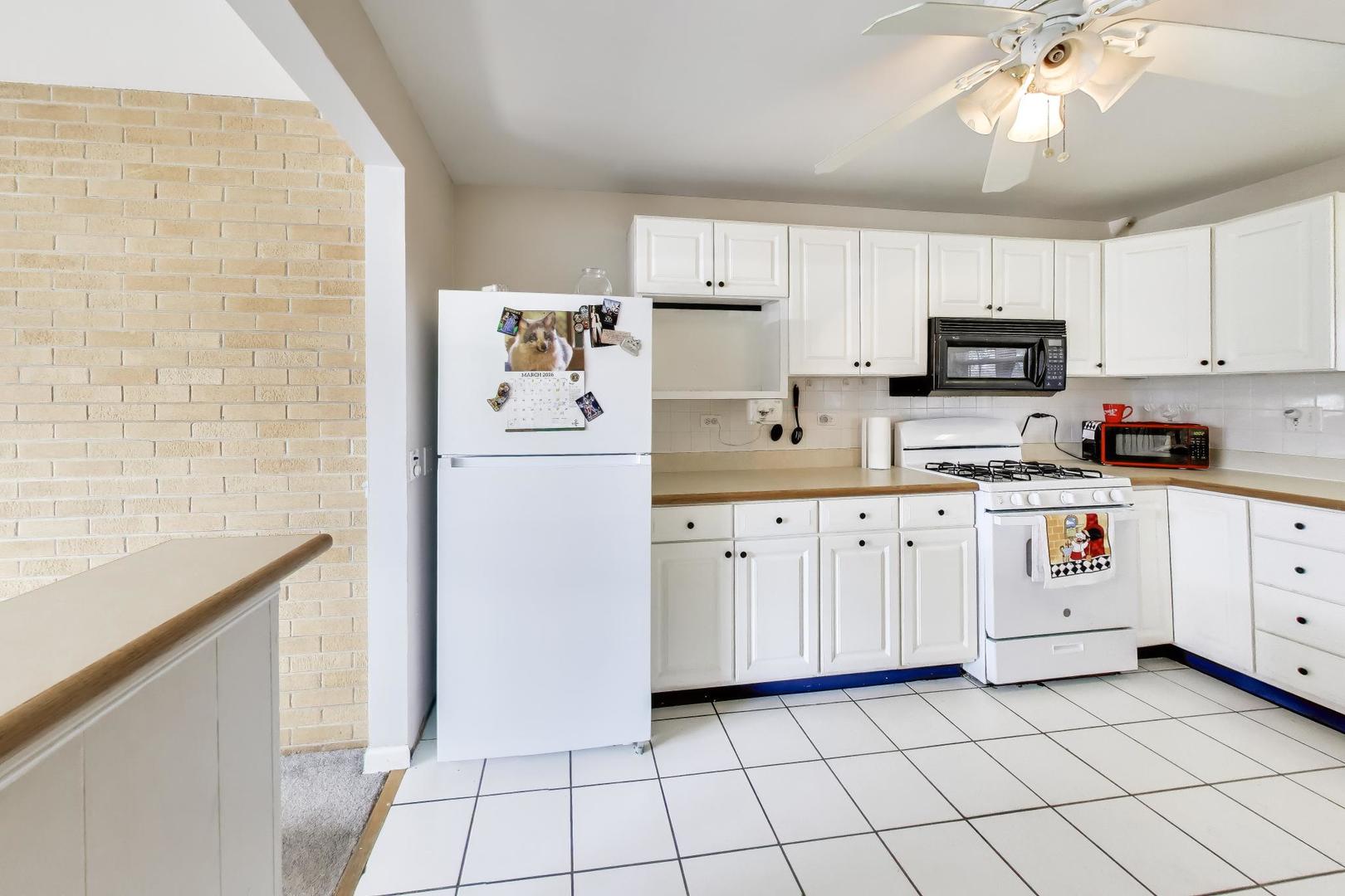 915 S Na Wa Ta Avenue, Mount Prospect, IL 60056