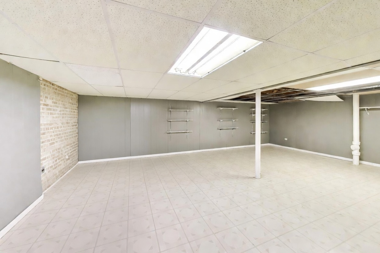 915 S Na Wa Ta Avenue, Mount Prospect, IL 60056