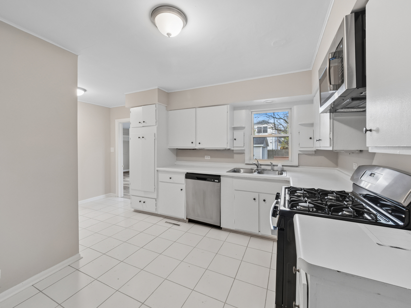 1030 Chestnut Street, Deerfield, IL 60015