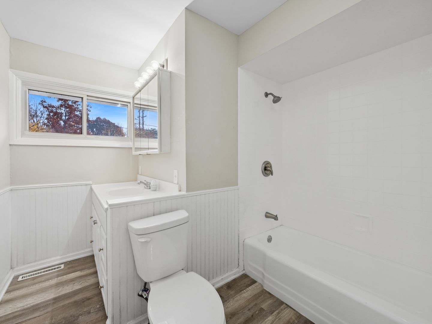 1030 Chestnut Street, Deerfield, IL 60015