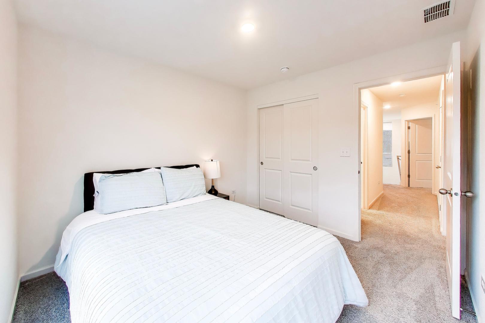 1296 Quadrant Lane, Schaumburg, IL 60173