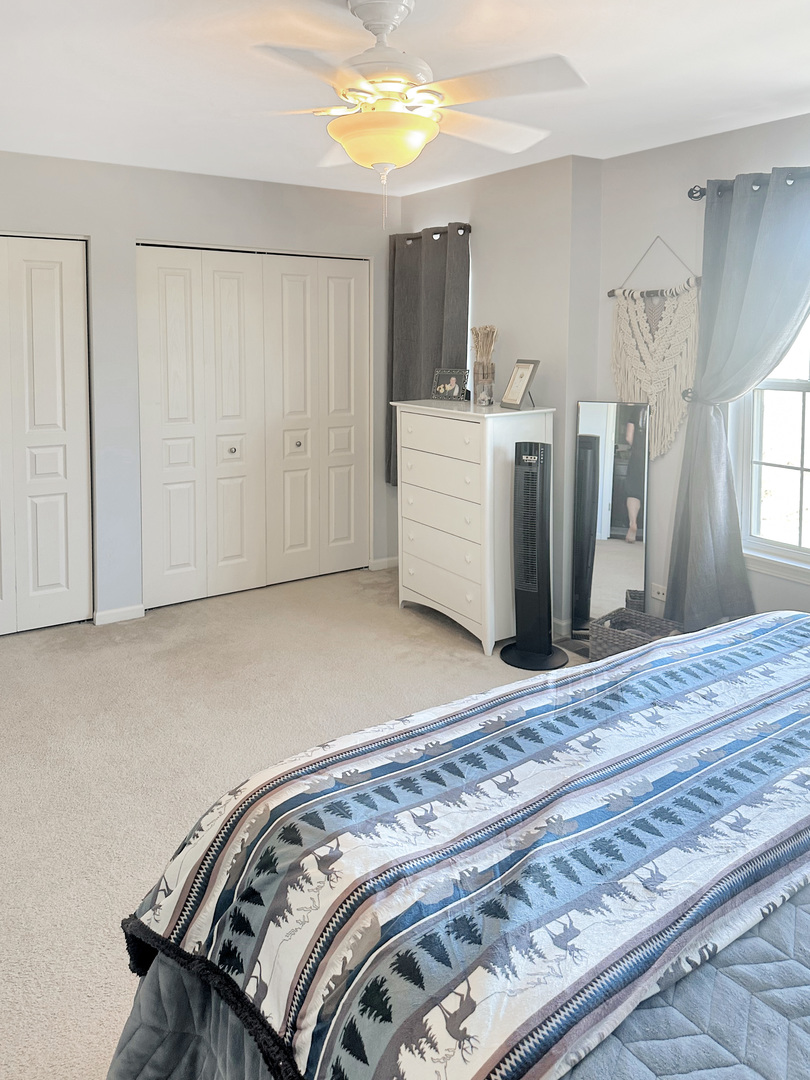 1260 Derry Lane, Pingree Grove, IL 60140