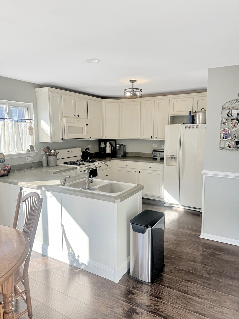 1260 Derry Lane, Pingree Grove, IL 60140