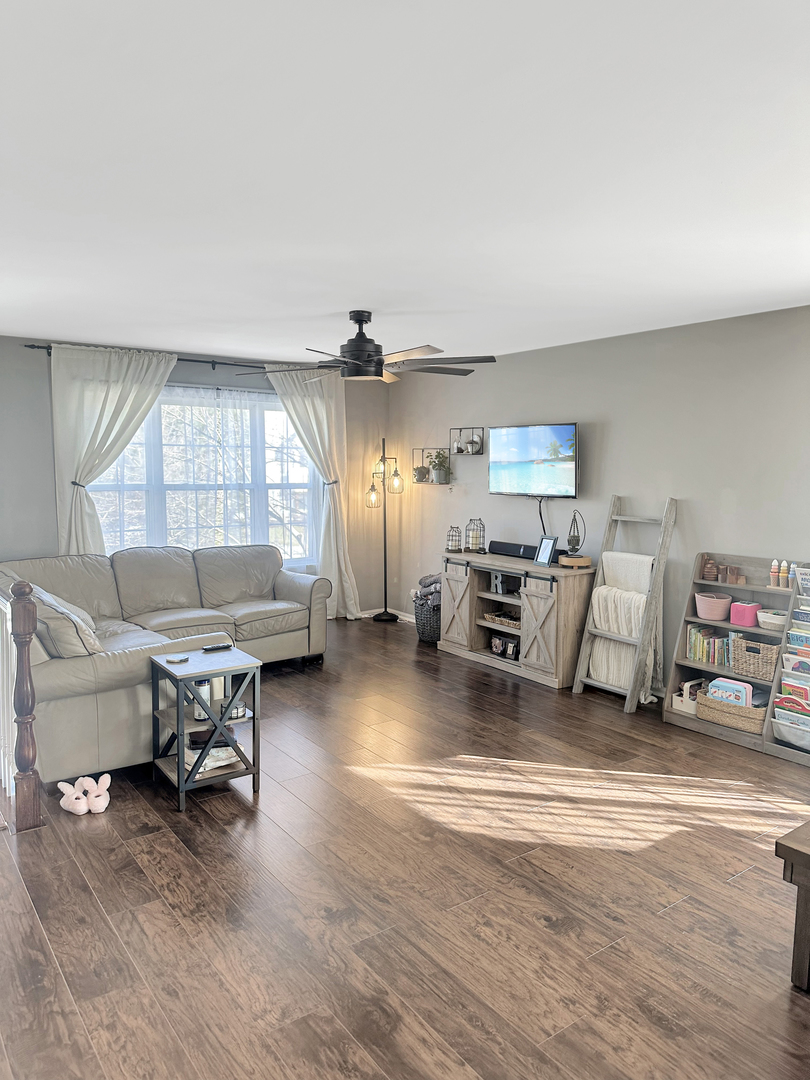 1260 Derry Lane, Pingree Grove, IL 60140