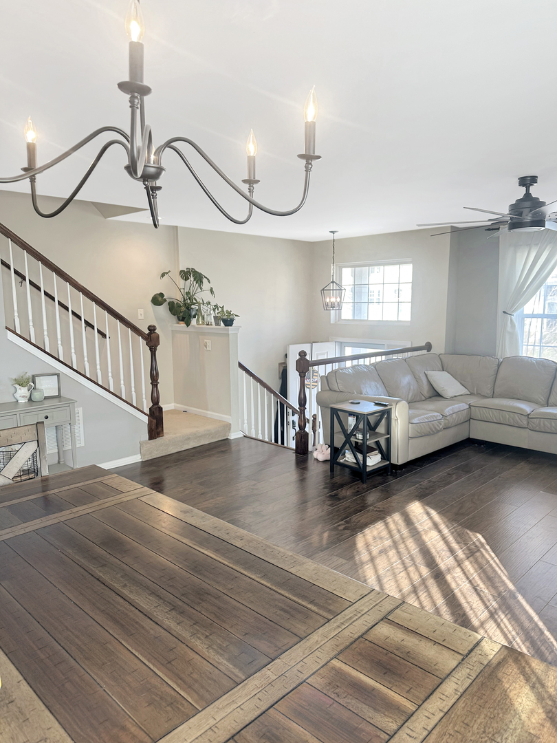 1260 Derry Lane, Pingree Grove, IL 60140