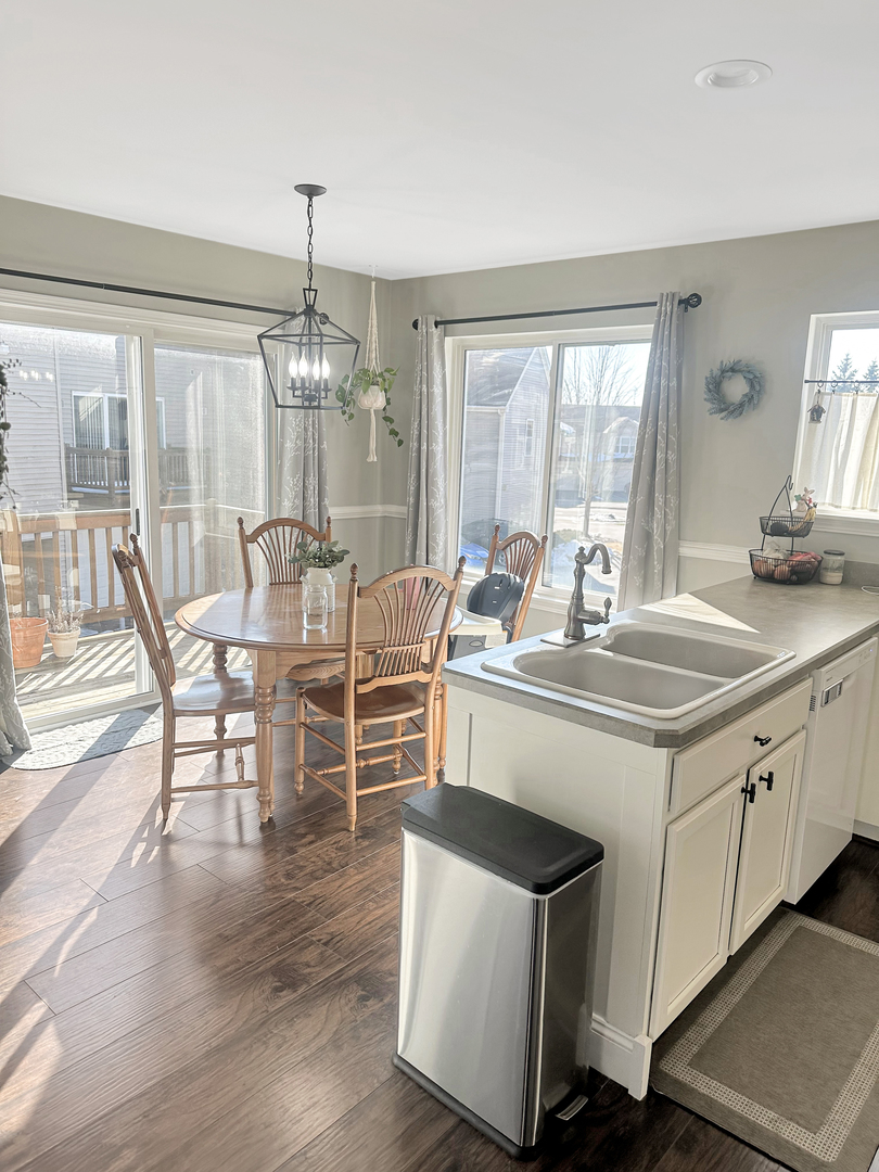 1260 Derry Lane, Pingree Grove, IL 60140