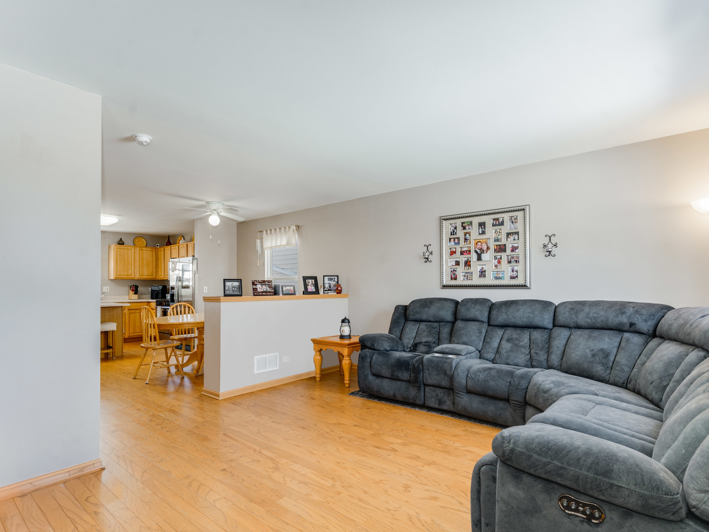 1994 Middlebury Drive, Aurora, IL 60503