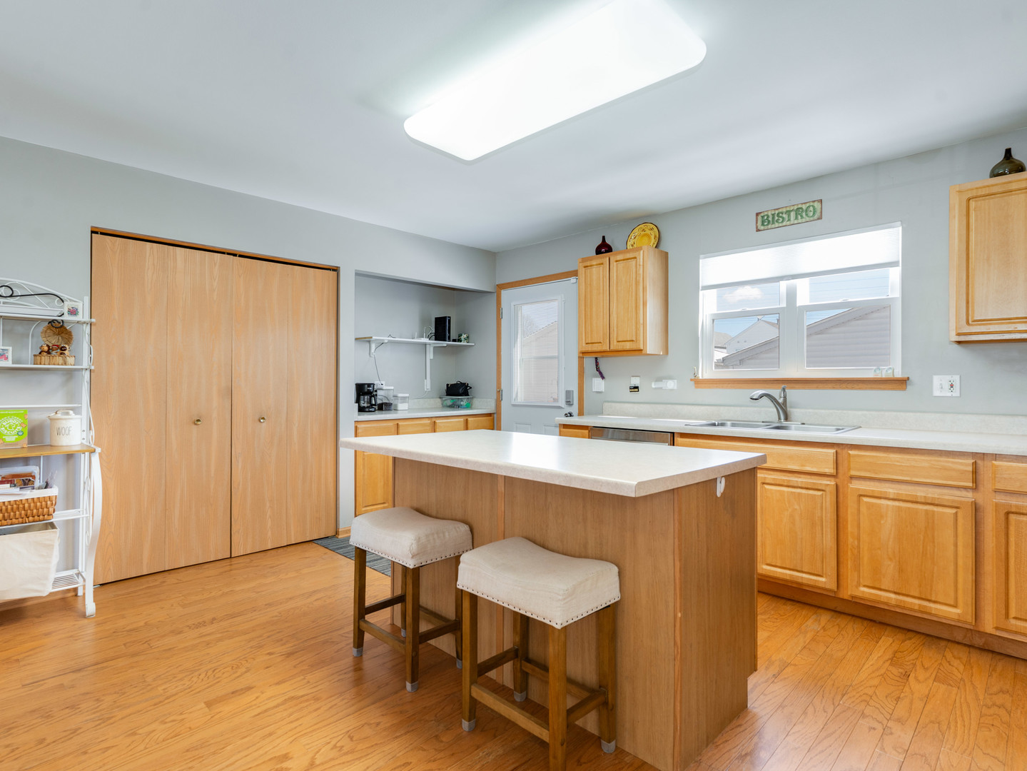 1994 Middlebury Drive, Aurora, IL 60503