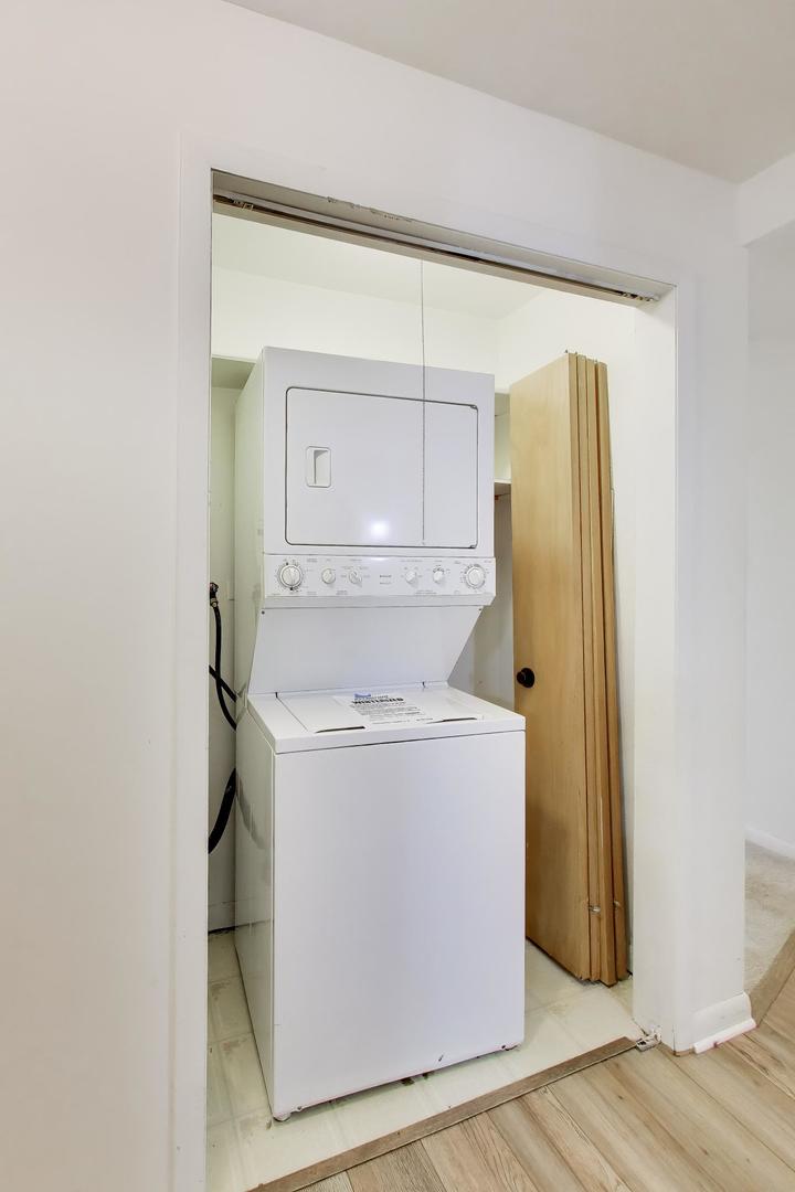 2300 W Talcott Road #1D, Park Ridge, IL 60068