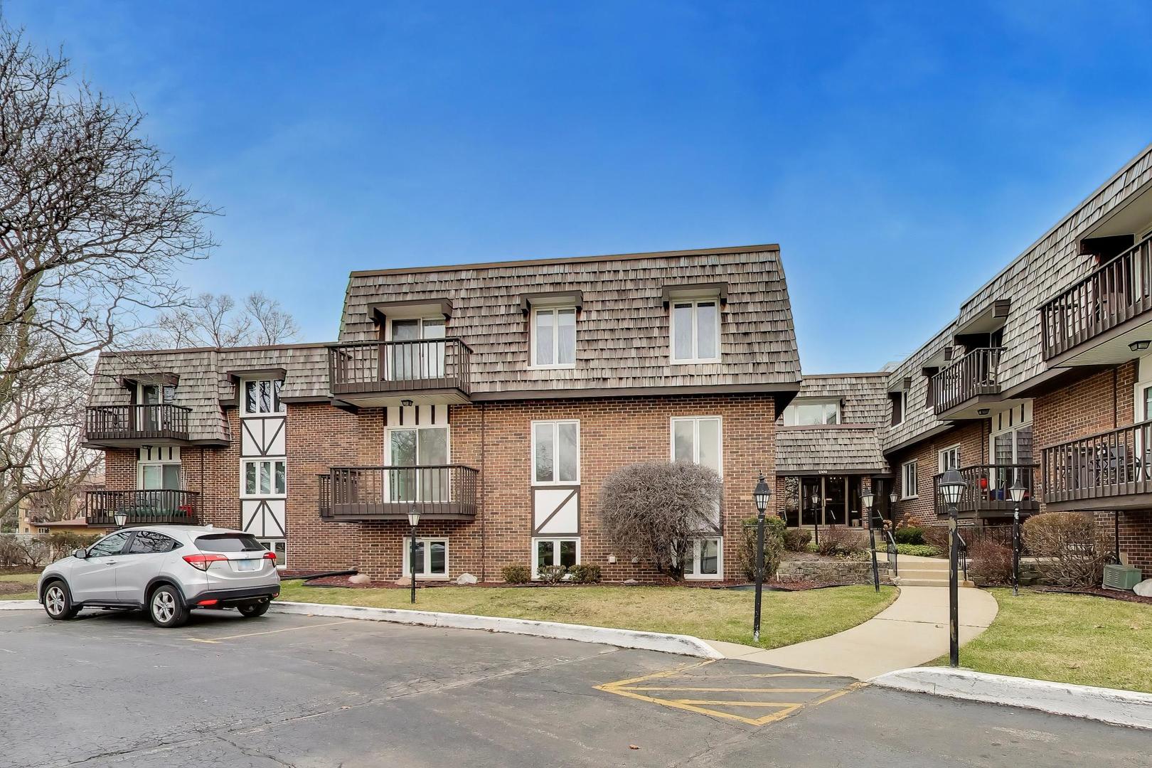 2300 W Talcott Road #1D, Park Ridge, IL 60068