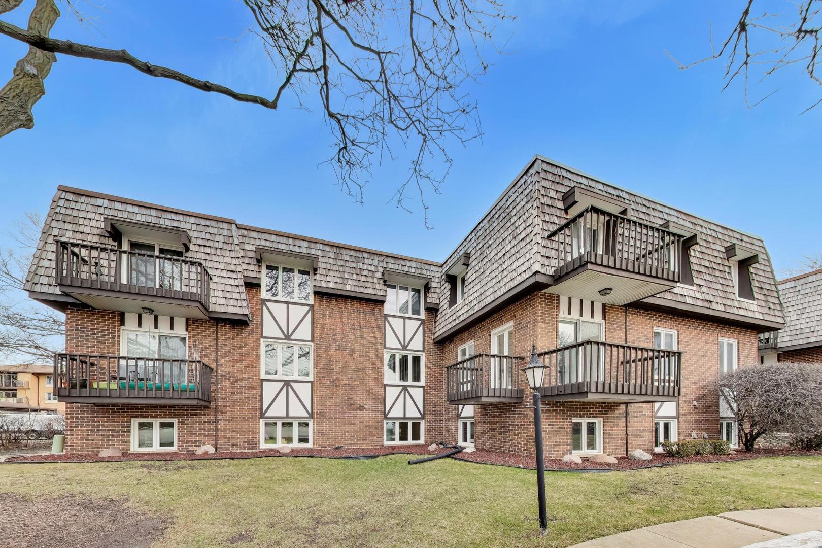 2300 W Talcott Road #1D, Park Ridge, IL 60068