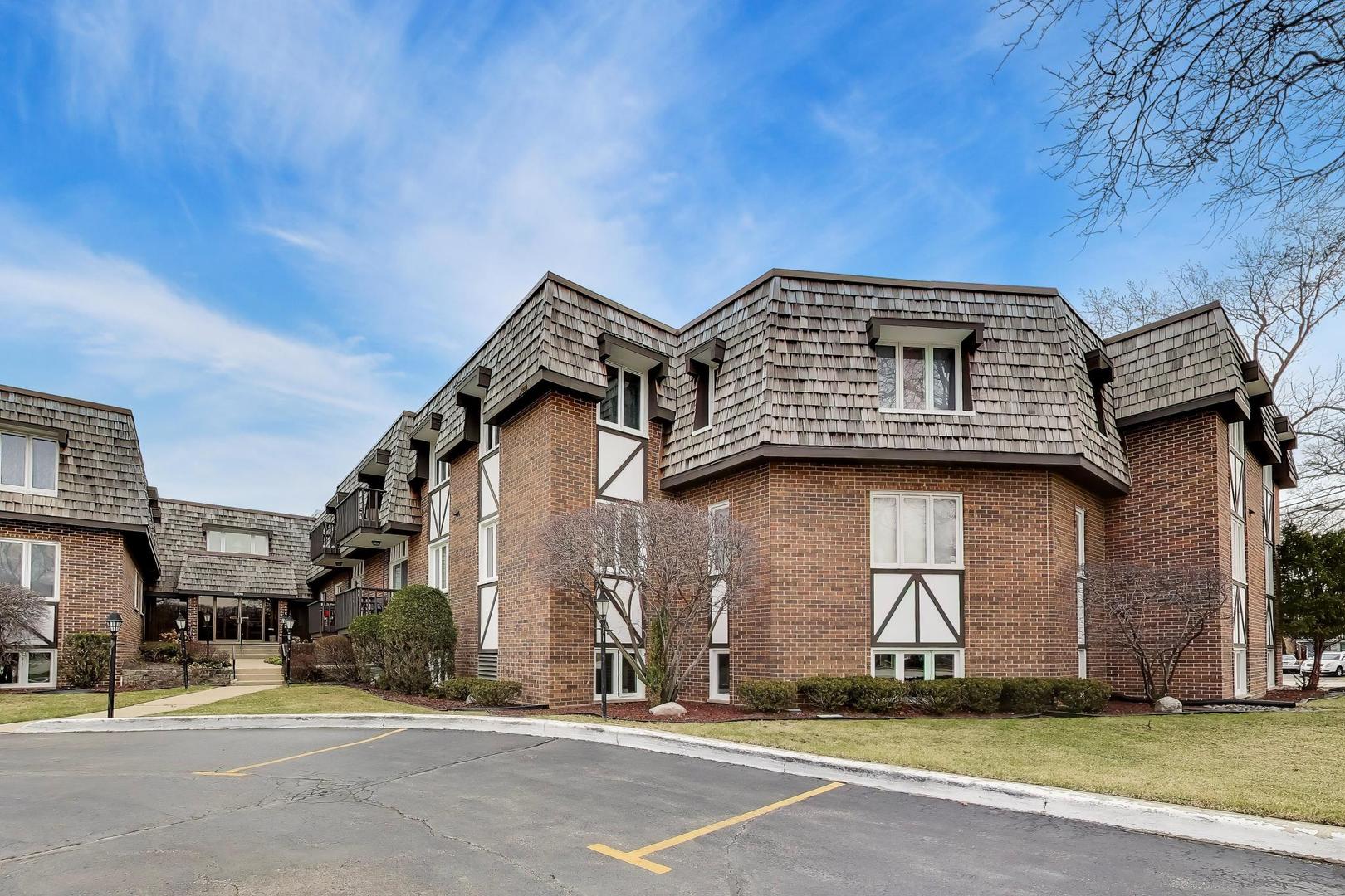 2300 W Talcott Road #1D, Park Ridge, IL 60068