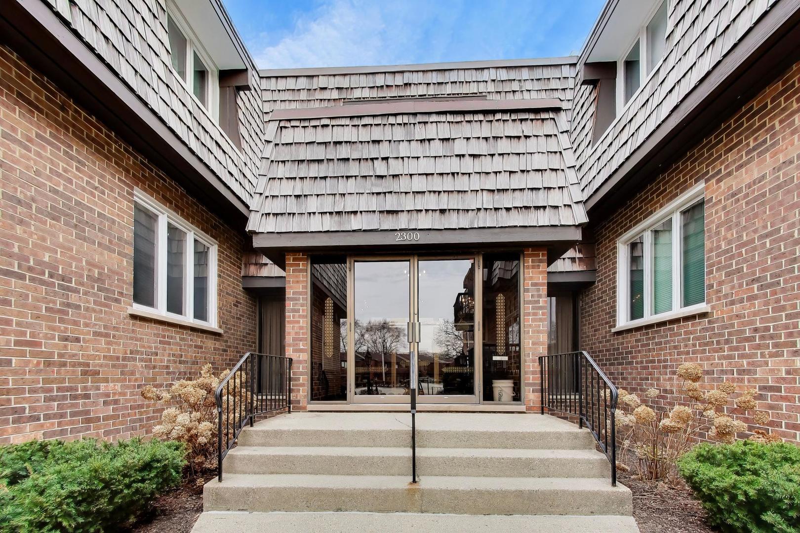 2300 W Talcott Road #1D, Park Ridge, IL 60068