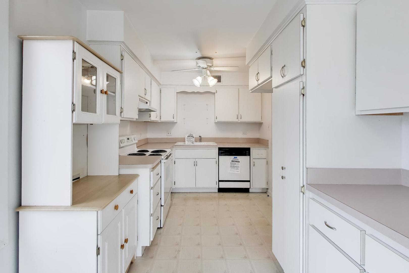 2300 W Talcott Road #1D, Park Ridge, IL 60068